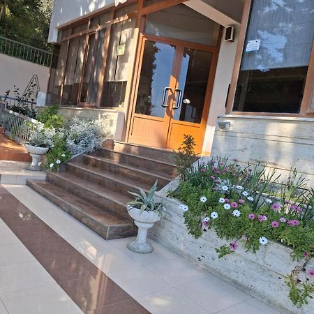 Jozi Kaiser Apartment 1 Dıraç Dış mekan fotoğraf