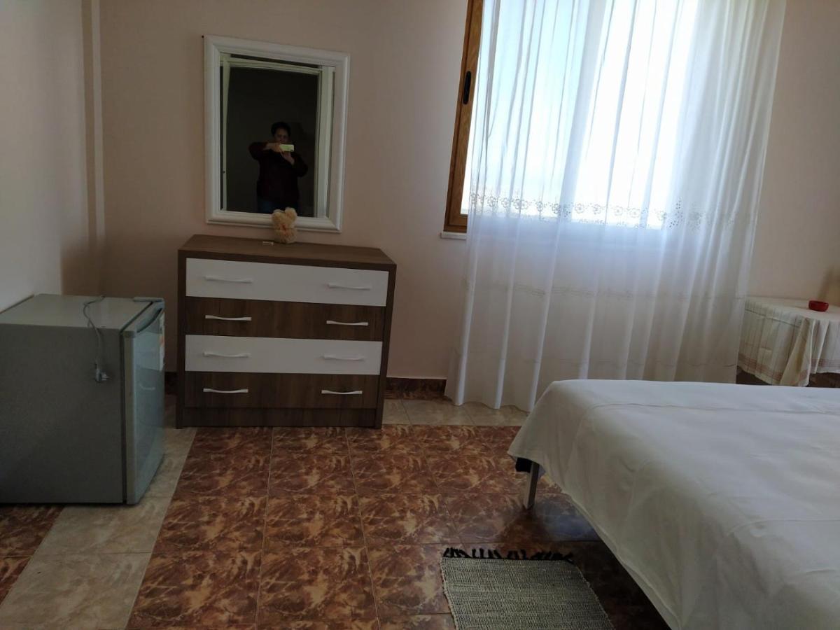 Jozi Kaiser Apartment 1 Dıraç Dış mekan fotoğraf