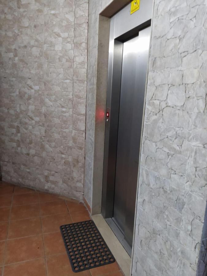 Jozi Kaiser Apartment 1 Dıraç Dış mekan fotoğraf