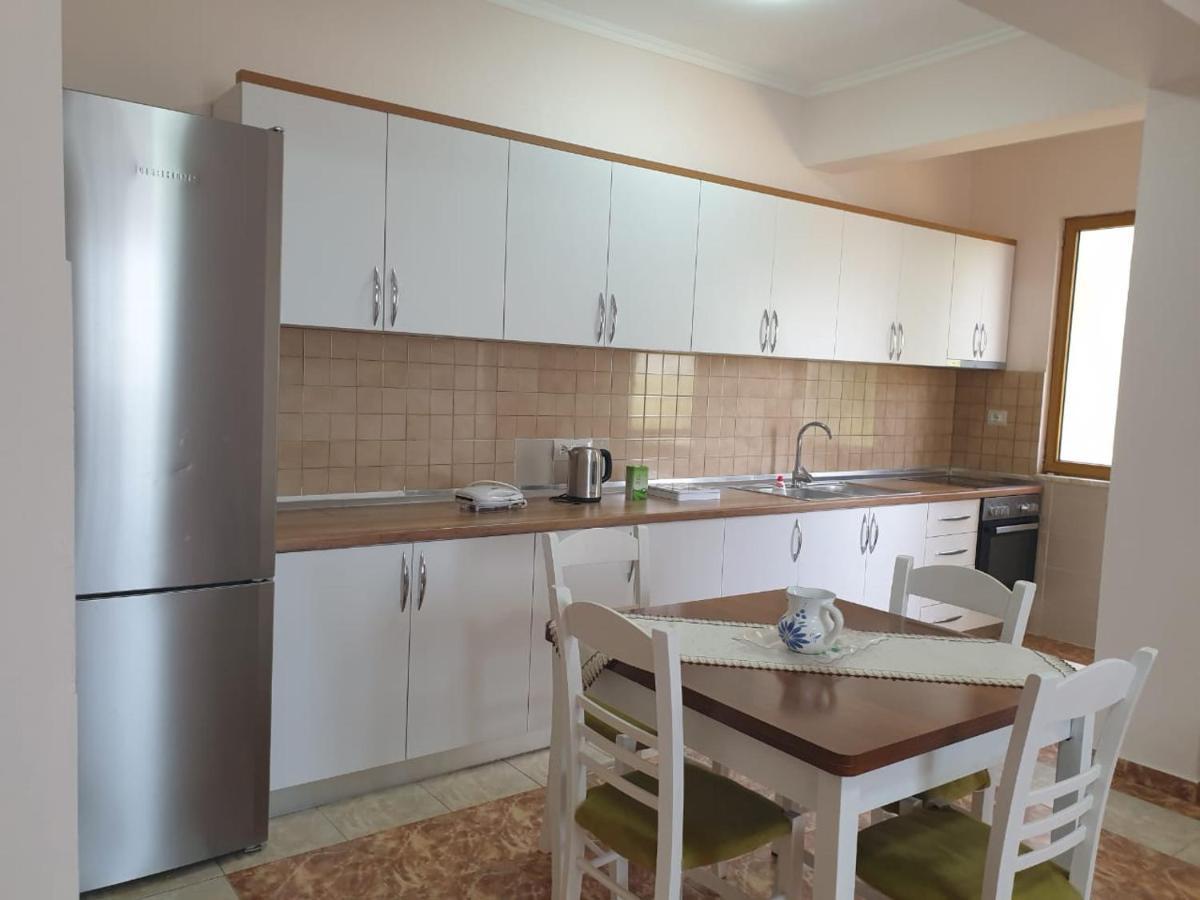 Jozi Kaiser Apartment 1 Dıraç Dış mekan fotoğraf