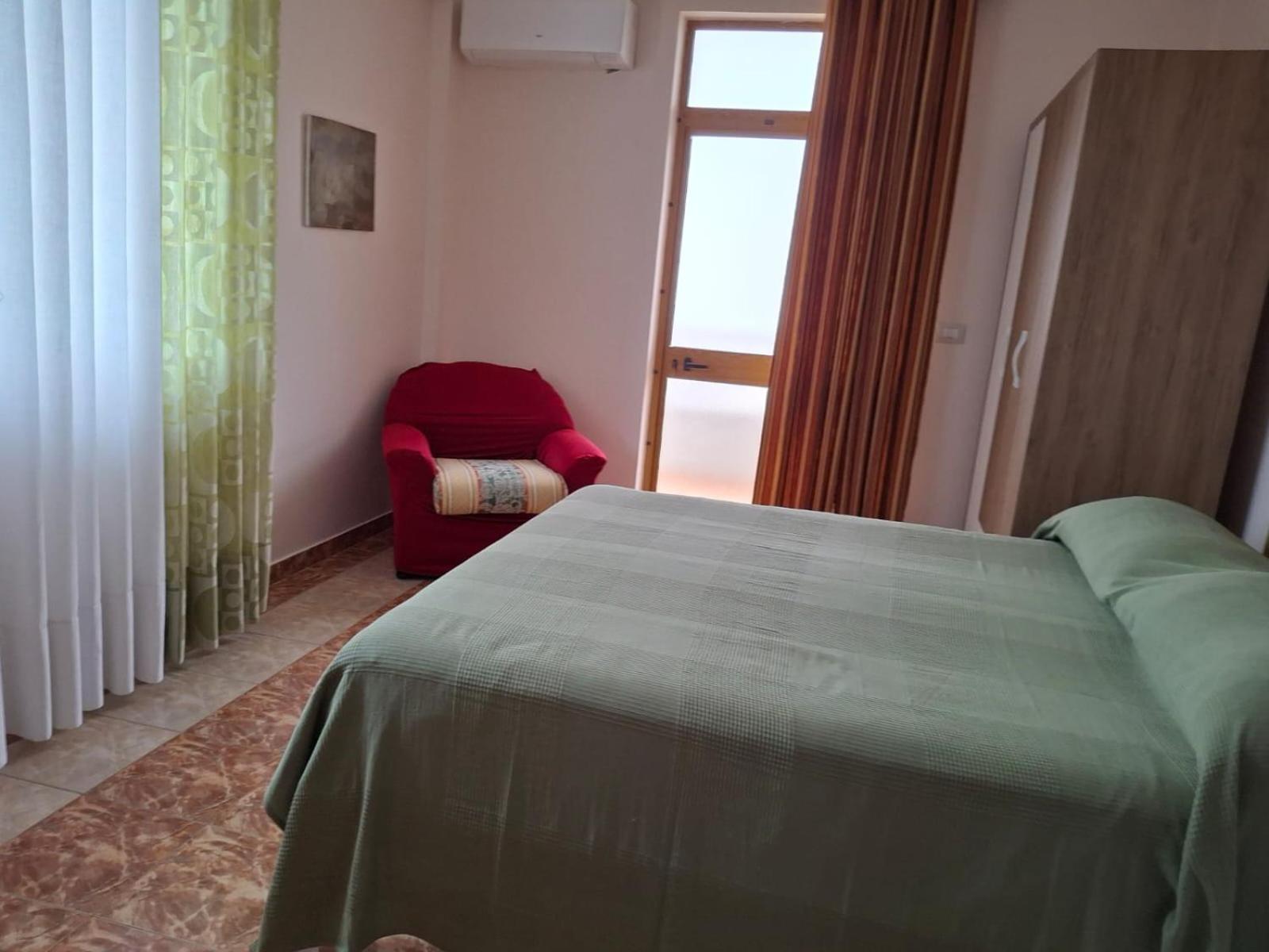 Jozi Kaiser Apartment 1 Dıraç Dış mekan fotoğraf